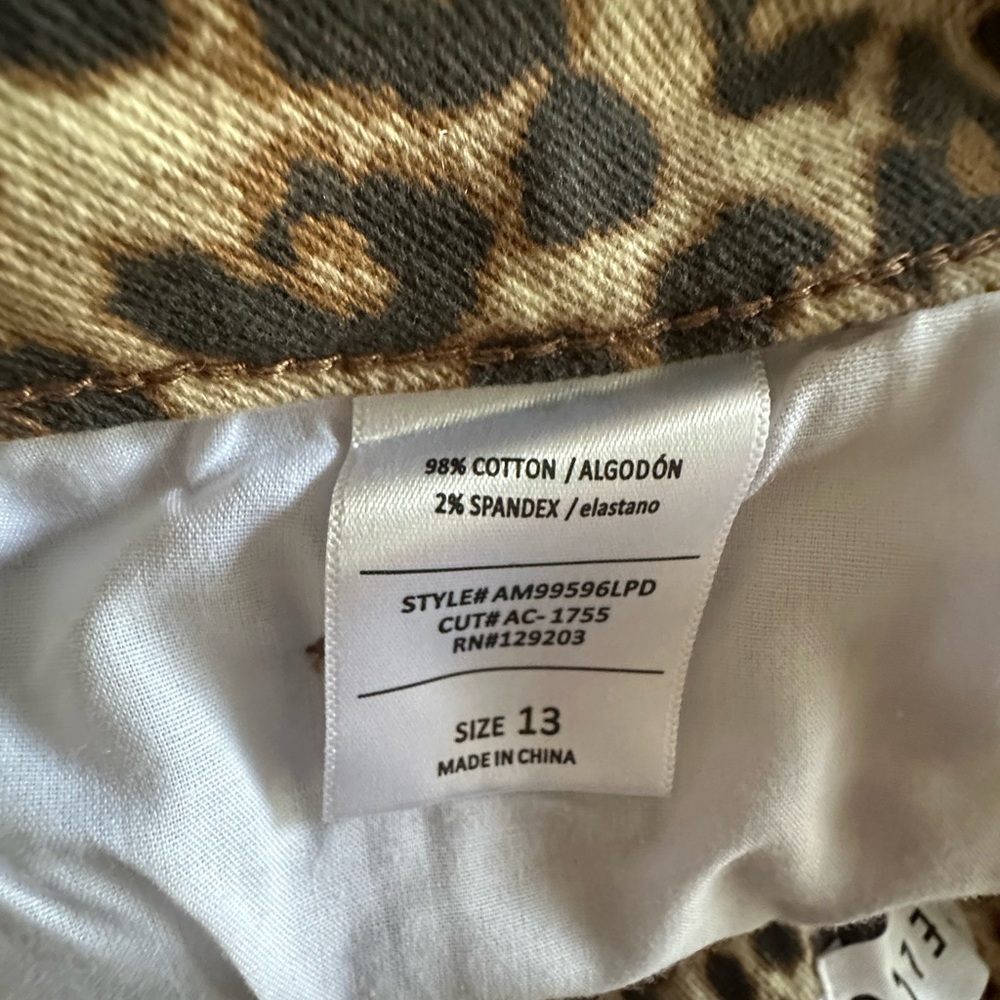 Cello Leopard Wide Leg High Rise Jeans - Picture 9 of 9